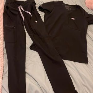 FIGS xxs black scrub set